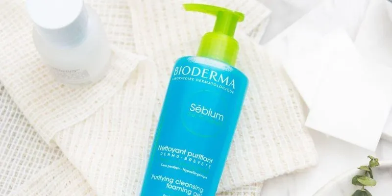 Sua-rua-mat-bioderma-sebium-foaming-gel-200ml